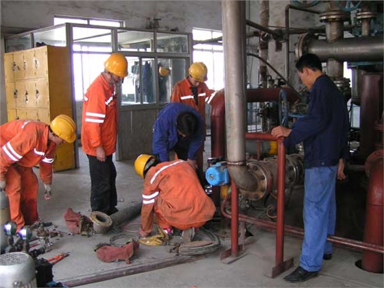 國(guó)金化工聚合反應(yīng)釜清洗工程